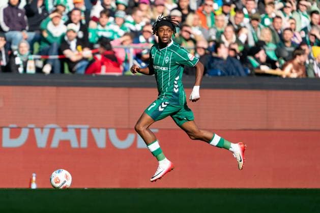 Samuel Mbangula SV Werder Bremen, 07 dribbling, single image, single photo, portrait, portrait, cropped, GER, SV Werder Bremen vs FC St Pauli, Football, Bundesliga, Matchday 6, Season 2025 2026, 04 10 2025 DFL REGULATES PROHIBIT ANY USE OF PHOTOGRAPHS AS IMAGE SEQUENCES AND OR QUASI VIDEO GER, SV Werder Bremen vs FC St Pauli, Football, Bundesliga, Matchday 6, Season 2025 2026, 04 10 2025 Bremen Copyright: xEibner-Pressefoto MaxxVincenx EP_MVN
