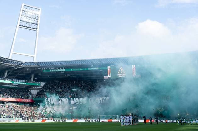 Choreo, Banner, Werder Fans before kick-off, Pyrotechnics Bengalo Fans Ultras, GER, SV Werder Bremen vs FC St Pauli, Football, Bundesliga, Matchday 6, Season 2025 2026, 04 10 2025 DFL REGULATIONS PROHIBIT ANY USE OF PHOTOGRAPHS AS IMAGE SEQUENCES AND OR QUASI VIDEO GER, SV Werder Bremen vs FC St Pauli, Football, Bundesliga, Matchday 6, Season 2025 2026, 04 10 2025 Bremen Copyright: xEibner-Pressefoto MaxxVincenx EP_MVN