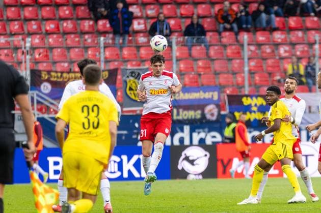 04 10 2025, Soccer, GER, Season, 3 Liga, Season 2025 2026, 10 Matchday, SSV Jahn Regensburg 1 FC Saarbrücken Leo Mätzler SSV Jahn Regensburg DFL REGULATIONS PROHIBIT ANY USE OF PHOTOGRAPHS AS IMAGE SEQUENCES AND OR QUASI VIDEO