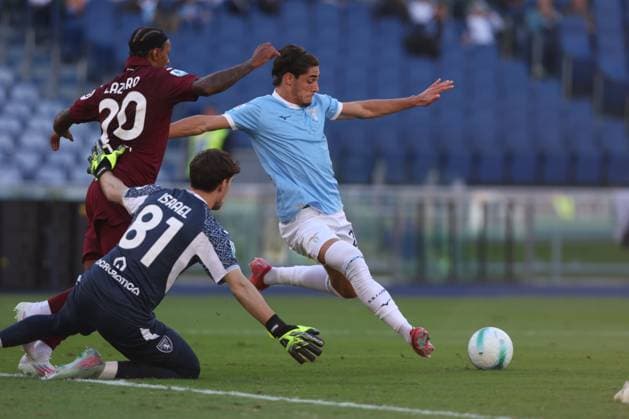 Football: Serie A Enilive 2025-2026 match SS Lazio and Torino FC Rome, Italy - October 4, 2025: Matteo Cancellieri of Lazio score the goal and celebrate with the team during the Serie A Enilive 2025-2026 football match between SS Lazio and Torino FC at Olympic Stadium rome olympic stadium italy italy Copyright: xmarcoxiacobucci