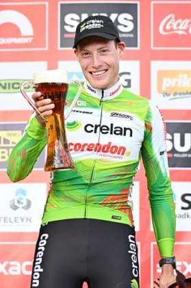 Belgian Joran Wyseure pictured on the podium after the men s elite race of the Exact Cross, stage 1 (out of 7) in the Exact Cross cyclocross competition, in Meulebeke, on Saturday 04 October 2025. MAARTENxSTRAETEMANS  x136057766x