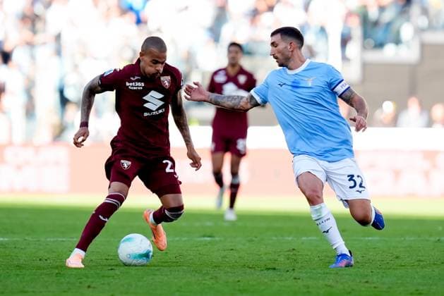 SS Lazio v Torino FC - Serie A Enilive Danilo Cataldi of SS Lazio and Cyril Ngonge of Torino FC compete for the ball during the serie Serie A Enilive match between SS Lazio and Torino FC at Olimpico on October 4, 2025 in Rome, Italy Rome Stadio Olimpico Lazio Italy Copyright: xGiuseppexMaffiax 251004_SerieA_Lazio-Torino_2376