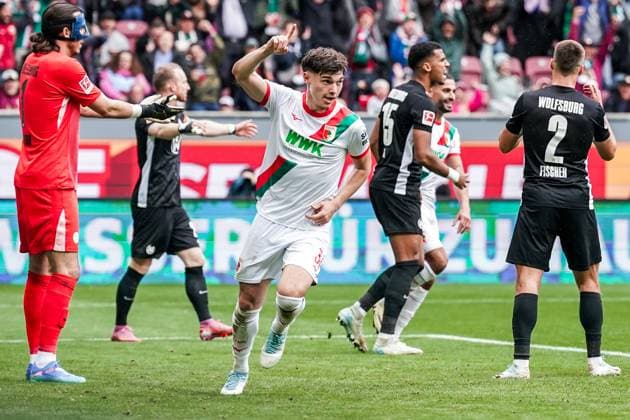 1 Bundesliga 2025 2026 6 Matchday 04 10 2025 FC Augsburg vs VfL Wolfsburg WWK Arena Augsburg, Germany Mert Kömür FC Augsburg celebrates after scoring 2 0 Copyright: xLukaxKolanovicx