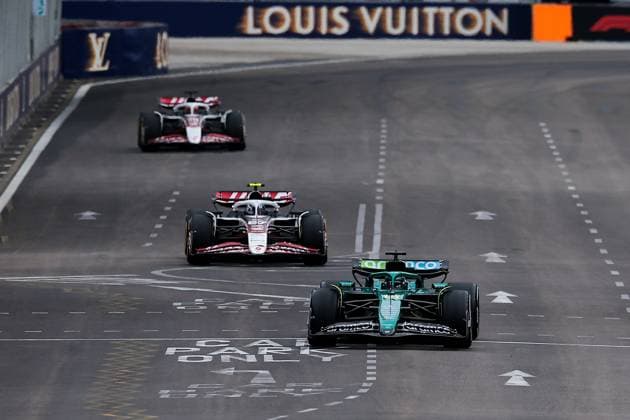 F1 - SINGAPORE GRAND PRIX 2025 18 STROLL Lance (can), Aston Martin F1 Team AMR25, action during the 2025 Formula 1 Singapore Grand Prix, 18th round of the 2025 FIA Formula One World Championship, WM, Weltmeisterschaft from October 3 to 5, 2025 on the Marina Bay Street Circuit, in Singapore - SingaporeSingapore  Copyright: xEricxAlonsox