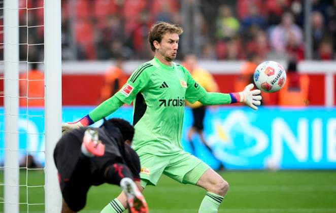 Goalkeeper Frederik Roennow Rönnow 1 FC Union Berlin Parade, Action, Soccer 1 Bundesliga, Matchday 6, Bayer 04 Leverkusen Union Berlin, on 04 10 2025 in Leverkusen Germany DFL regulations prohibit any use of photographs as image sequences and or quasi video Â