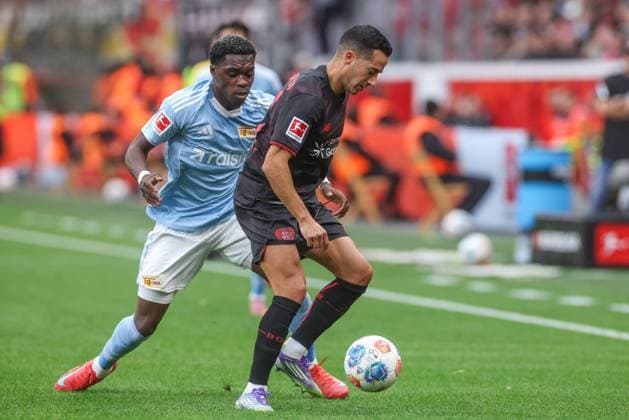 04 10 2025, Soccer, Season 2025 2026, 1 Bundesliga, Matchday 6, Bayer Leverkusen FC Union Berlin, f l Derrick Köhn Union Berlin , Lucas Vazquez Bayer Leverkusen Leverkusen BayArena NRW Germany xRHR FOTOx Copyright: RHR-FOTOx RHR-FOTO