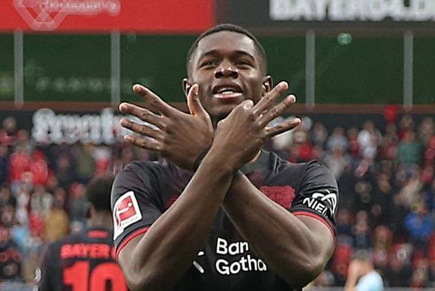 04 10 2025, xrekx, Fussball 1 Bundesliga, Bayer 04 Leverkusen 1 FC Union Berlin v l Torjubel nach dem Tor zum celebrating the goal celebrate 2 0 durch Christian Kofane Bayer 04 Leverkusen DFL DFB REGULATIONS PROHIBIT ANY USE OF PHOTOGRAPHS as IMAGE SEQUENCES and or QUASI VIDEO Leverkusen