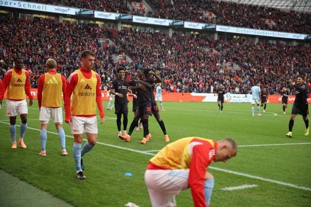 04 10 2025, xrekx, Fussball 1 Bundesliga, Bayer 04 Leverkusen 1 FC Union Berlin v l Torjubel nach dem Tor zum celebrating the goal celebrate 2 0 durch Christian Kofane Bayer 04 Leverkusen DFL DFB REGULATIONS PROHIBIT ANY USE OF PHOTOGRAPHS as IMAGE SEQUENCES and or QUASI VIDEO Leverkusen