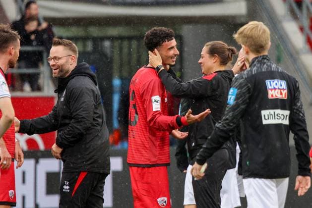 Coach Sabrina Wittmann FC Ingolstadt 04 is happy with goal scorer Davide Danilo Sekulovic FC Ingolstadt 04, Nr 33 about the deserved victory at the match FC Ingolstadt 04 vs SSV Ulm 1846 Fußball on 04 10 2025, DFB regulations prohibit any use of photographs as image sequences and or quasi video GER, Soccer, 3 Liga, Matchday 10, FC Ingolstadt 04 vs SSV Ulm 1846 Fußball, 04 10 2025, Audi Sportpark Ingolstadt Copyright: xEibner-Pressefoto OliverxSTRISCHx EP-OSH