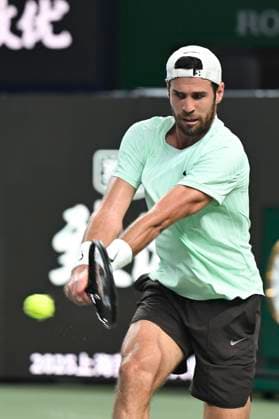(251004) -- SHANGHAI, Oct. 4, 2025 -- Karen Khachanov hits a return during the men s singles round of 64 match between Karen Khachanov of Russia and Shang Juncheng of China at the ATP, Tennis Herren World Tour Shanghai Masters tennis tournament in Shanghai, east China, Oct. 4, 2025. ) (SP)CHINA-SHANGHAI-TENNIS-ATP TOUR-SHANGHAI MASTERS-MEN S SINGLES (CN) ChenxHaoming 