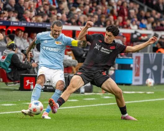 Soccer, Men, Season 2025 2026, 1 Bundesliga 1 Matchday , Bayer 04 Leverkusen 1 FC Union Berlin, v l Christopher Trimmel 1 FC Union , Ibrahim Maza Bayer 04 Leverkusen , 04 10 2025, Copyright: xMatthiasxKochx