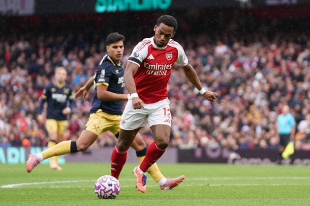 LONDON, ENGLAND - OCTOBER 4: Jurrien Timber of Arsenal during the Premier League match between Arsenal and West Ham United at Emirates Stadium on October 4, 2025 in London, England. (Photo by Dylan Hepworth) SPO 