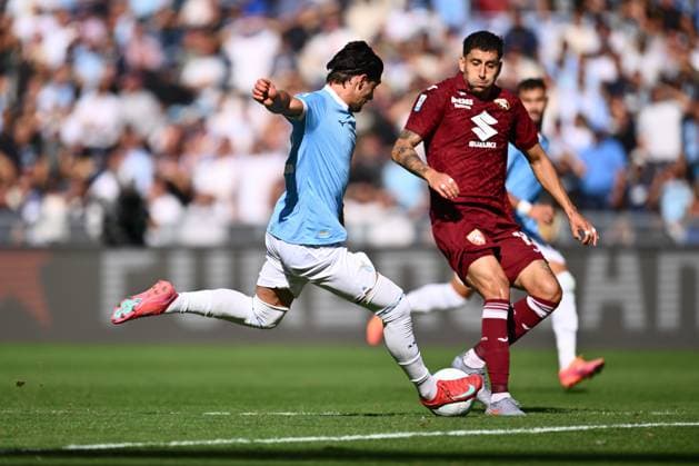 SS Lazio v Torino FC - Serie A Matteo Cancellieri of S.S. Lazio scores the goal for 1-1 during the 6th day of the Serie A Championship between S.S. Lazio and Torino F.C. at the Olympic Stadium in Rome, Italy, on October 4, 2025. Rome Italy Italy  Copyright: xDomenicoxCippitellix originalFilename:cippitelli-sslaziov251004_npTG7.jpg