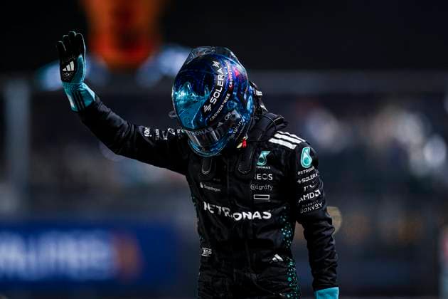 Sport Bilder des Tages F1 - SINGAPORE GRAND PRIX 2025 RUSSELL George (gbr), Mercedes AMG F1 Team W16, portrait during the 2025 Formula 1 Singapore Grand Prix, 18th round of the 2025 FIA Formula One World Championship, WM, Weltmeisterschaft from October 3 to 5, 2025 on the Marina Bay Street Circuit, in Singapore - SingaporeSingapore  Copyright: xEricxAlonsox
