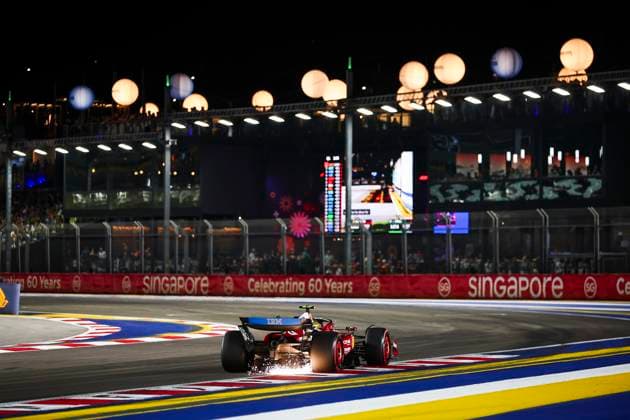F1 - SINGAPORE GRAND PRIX 2025 44 HAMILTON Lewis (gbr), Scuderia Ferrari SF-25, action during the 2025 Formula 1 Singapore Grand Prix, 18th round of the 2025 FIA Formula One World Championship, WM, Weltmeisterschaft from October 3 to 5, 2025 on the Marina Bay Street Circuit, in Singapore - SingaporeSingapore  Copyright: xEricxAlonsox