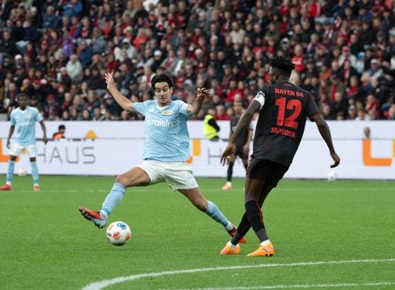 Soccer, Men, Season 2025 2026, 1 Bundesliga 1 Matchday , Bayer 04 Leverkusen 1 FC Union Berlin, v l Diogo Leite 1 FC Union Berlin , Edmond Tapsoba Bayer 04 Leverkusen , 04 10 2025, Copyright: xMatthiasxKochx