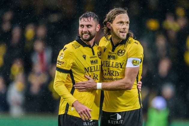 251004 Mjällbys Axel Norén and Tom Pettersson cheer after the football match in Allsvenskan between Mjällby and Elfsborg on October 4, 2025 in Hällevik  Copyright: MATHILDAxSCHULER BB251004MA091