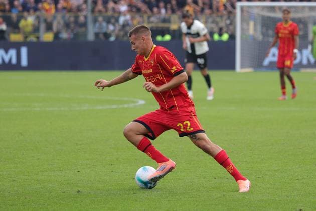 October 4, 2025, Parma, Italy: Lecce™s Francesco Camarda in action during the italian soccer Serie A match between Parma Calcio vs US Lecce at the Stadio Ennio Tardini in Parma, Italy, 04 October 2025.ANSA Soccer: Serie A; Parma Vs Lecce  - ZUMAa110 20251004_zaf_a110_030 Copyright: xLorenzoxCattanix