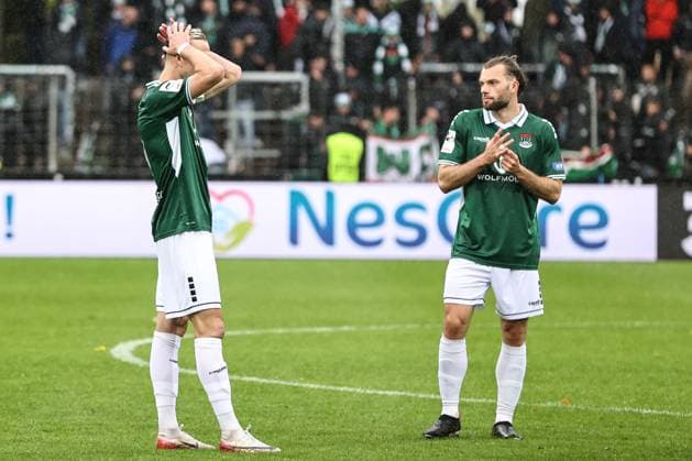 04 10 2025, Football, Men, 10 Matchday 3 League Season 2025 2026 FC Schweinfurt 05 SC Verl From left Disappointment for captain Thomas Meißner FC Schweinfurt 05, 08 and Manuel Wintzheimer FC Schweinfurt 05, 25