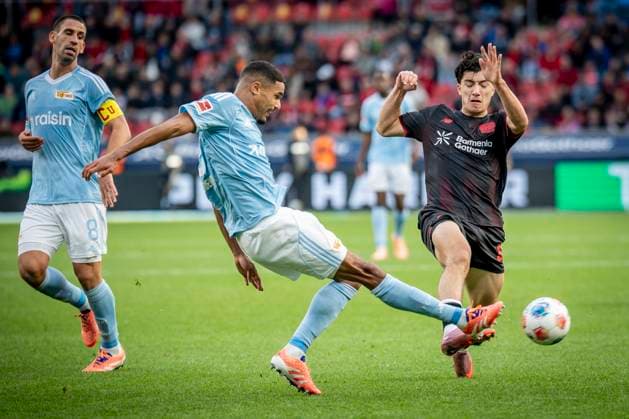 DFL Bayer 04 Leverkusen 1 FC Union Berlin, 04 10 2025 Danilo Doekhi 1 FC Union Berlin, 5 clears in front of Ibrahim Maza Bayer 04 Leverkusen, 30 , on the left is Rani Khedira 1 FC Union Berlin, 8 Bayer 04 Leverkusen 1 FC Union Berlin on matchday 6 of Bundesliga 1 on 04 10 2025 at the BayArena in Leverkusen THE DFL REGULATIONS PROHIBIT ANY USE OF PHOTOS AS PICTURE SEQUENCES AND OR QUASI VIDEO Bayer 04 Leverkusen 1 FC Union Berlin on Matchday 6 of the 1 Bundesliga on 04 10 2025 at the BayArena in Leverkusen DFL REGULATIONS PROHIBIT ANY USE OF PHOTOGRAPHS AS IMAGE SEQUENCES AND OR QUASI VIDEO Bayer 04 Leverkusen 1 FC Union Berlin on matchday 6 of Bundesliga 1 at BayArena in Leverkusen on 04 10 2025 THE DFL REGULATIONS PROHIBIT ANY USE OF PHOTOGRAPHS AS IMAGE SEQUENCES AND OR QUASI VIDEO Bayer 04 Leverkusen 1 FC Union Berlin on matchday 6 of Bundesliga 1 at BayArena in Leverkusen on 04 10 2025 QUASI VIDEO Bayer 04 Leverkusen 1 FC Union Berlin on Matchday 6 of the 1 Bundesliga on 04 10 2025 at the BayArena in Leverkusen DFL REGULATIONS PROHIBIT ANY USE OF PHOTOGRAPHS AS IMAGE SEQUENCES AND OR QUASI VIDEO Copyright: xBEAUTIFULxSPORTS AxelxKohringx