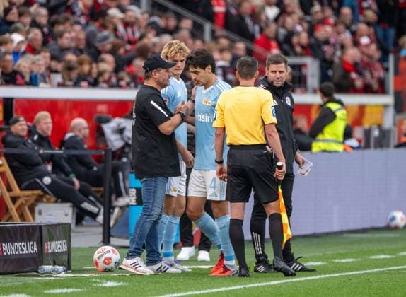 Soccer, Men, Season 2025 2026, 1 Bundesliga 6 Matchday , Bayer 04 Leverkusen 1 FC Union Berlin, f l Coach Steffen Baumgart 1 FC Union Berlin , Tom Rothe 1 FC Union Berlin , Diogo Leite 1 FC Union Berlin , 04 10 2025, Copyright: xMatthiasxKochx