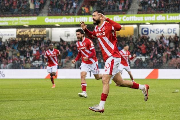 Cottbus, Germany 04 October 2025 3 Liga 2025 2026 FC Energie Cottbus vs Alemannia Aachen In the picture Tolcay Cigerci Energie Cottbus celebrates his goal to 1 1 DFB regulations prohibit any use of photographs as image sequences and or quasi video LEAG Energie Stadion Brandenburg Copyright: xFotostandx xWeilandx