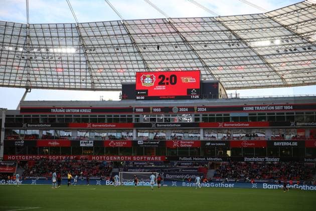 04 10 2025, xrekx, Soccer 1 Bundesliga, Bayer 04 Leverkusen 1 FC Union Berlin v l Final Scoreboard, Videowall, Scoreboard, Info, Advertising DFL DFB REGULATIONS PROHIBIT ANY USE OF PHOTOGRAPHS as IMAGE SEQUENCES and or QUASI VIDEO Leverkusen