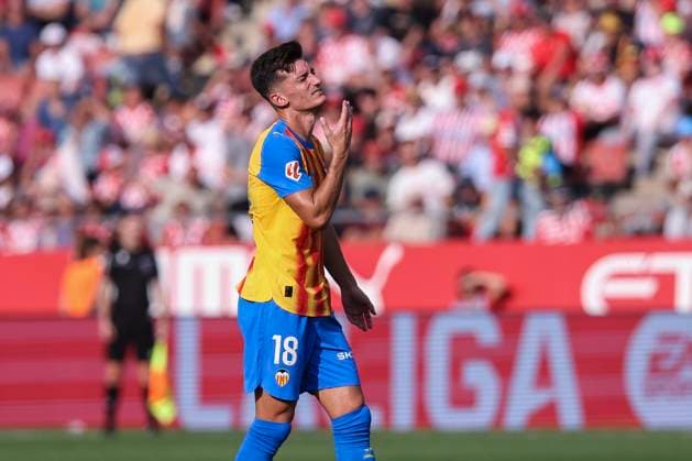 October 4, 2025, Girona, Girona, SPAIN: Pepelu of Valencia CF gestures during the Spanish league, La Liga EA Sports, football match played between Girona FC and Valencia CF at Montilivi stadium on October 04, 2025 in Girona, Spain. Girona SPAIN - ZUMAa181 20251004_zaa_a181_080 Copyright: xJavierxBorregox