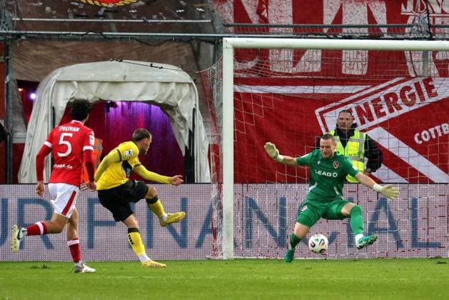 27 Dennis Slamar Energie Cottbus scores 1 2 for Aachen Football 3 Liga 2025 2026 FC Energie Cottbus Alemannia Aachen