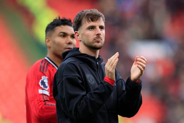 Manchester United, ManU v Sunderland Premier League 04 10 2025. Mason Mount (7) of Manchester United applauds the fans at the end of the Premier League match between Manchester United and Sunderland at Old Trafford, Manchester, England on 4 October 2025. Manchester Old Trafford Greater Manchester England Editorial use only DataCo restrictions apply See www.football-dataco.com , Copyright: xConorxMolloyx PSI-22982-0049