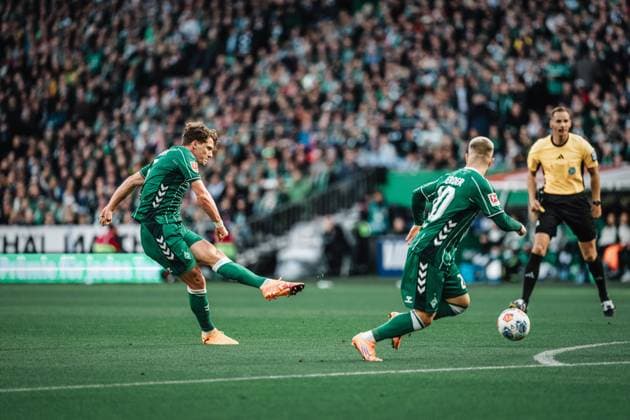 Soccer Men Season 2025 2026 1 Soccer Bundesliga 6 Matchday SV Werder Bremen vs FC St Pauli 04 10 2025 Jens Stage 06, SV Werder Bremen at Goal Shot Bremen Weserstadion Bremen Germany