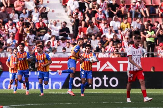 October 4, 2025, Girona, Girona, SPAIN: Diego Lopez of Valencia CF celebrates a goal during the Spanish league, La Liga EA Sports, football match played between Girona FC and Valencia CF at Montilivi stadium on October 04, 2025 in Girona, Spain. Girona SPAIN - ZUMAa181 20251004_zaa_a181_122 Copyright: xJavierxBorregox
