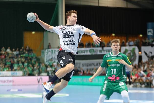 Handball DAIKIN HBL SC DHfK Leipzig SG Flensburg Handewitt 04 10 2025 Lukas Jörgensen 25, SG Flensburg Handewitt in Throw Handball, DAIKIN HBL, 1 Bundesliga, Season 2025 2026, Matchday 7 SC DHfK Leipzig vs SG Flensburg Handewitt on 04 10 2025 at Quarterback Immobilien Arena Leipzig Copyright: xBEAUTIFULxSPORTS JanxKaeferx