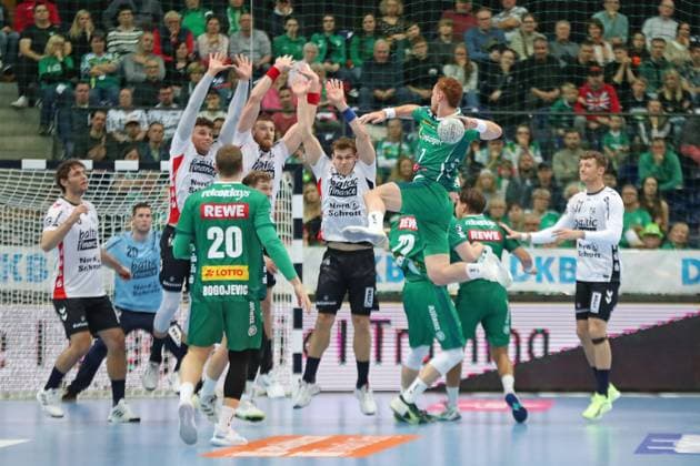 Handball DAIKIN HBL SC DHfK Leipzig SG Flensburg Handewitt 04 10 2025 Tomas Piroch 7, SC DHfK Leipzig tries against the compact defensive block Handball, DAIKIN HBL, 1 Bundesliga, Saison 2025 2026, 7 Spieltag SC DHfK Leipzig vs SG Flensburg Handewitt am 04 10 2025 in der Quarterback Immobilien Arena Leipzig Copyright: xBEAUTIFULxSPORTS JanxKaeferx