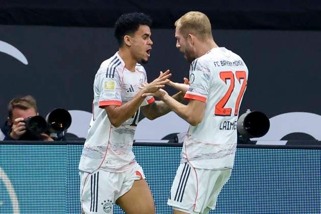 Luis Diaz (FC Bayern Muenchen) bejubelt seinen Treffer zum 0:1 mit Konrad Laimer (FC Bayern Muenchen), Bundesliga, Eintracht Frankfurt v FC Bayern München, Deutsche Bank Park am 04. October 2025 in Frankfurt am Main, Deutschland. (Foto von Marco Steinbrenner DeFodi Images) Luis Diaz (FC Bayern Muenchen) celebrates after scoring his teams first goal with Konrad Laimer (FC Bayern Muenchen), Bundesliga, Eintracht Frankfurt v FC Bayern München, Deutsche Bank Park, October 4, 2025 in Frankfurt am Main, Germany. (Photo by Marco Steinbrenner DeFodi Images) DFL regulations prohibit any use of photographs as image sequences and or quasi-video. Luis Diaz FC Bayern Muenchen celebrates his 0 1 goal with Konrad Laimer FC Bayern Muenchen , Bundesliga, Eintracht Frankfurt v FC Bayern München, Deutsche Bank Park, October 04, 2025 in Frankfurt am Main, Germany Photo by Marco Steinbrenner DeFodi Images Luis Diaz FC Bayern Muenchen celebrates after scoring his teams first goal with Konrad Laimer FC Bayern Muenchen , Bundesliga, Eintracht Frankfurt v FC Bayern München, Deutsche Bank Park, October 4, 2025 in Frankfurt am Main, Germany Photo by Marco Steinbrenner DeFodi Images DFL regulations prohibit any use of photographs as image sequences and or quasi video