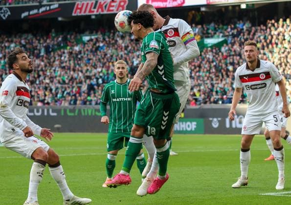 Germany Soccer Bundesliga 2025 26, Matchday 6 SV Werder Bremen vs FC St Pauli Weserstadion Stadion Bremen Cameron Puertas SV Werder Bremen, 18 Eric Smith FC St Pauli, 8 Bremen Copyright: xAymanxAlahmedx