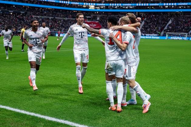 Celebration at Serge Gnabry 7 FC Bayern Muenchen , Leon Goretzka 8 FC Bayern Muenchen Luis Diaz 14 FC Bayern Muenchen and Konrad Laimer 27 FC Bayern Muenchen after the 0 1, Eintracht Frankfurt vs FC Bayern Muenchen, DFL, Bundesliga, Season 2025 2026, Deutsche Bank Park, Hinrunde, 6 Spieltag, 04 10 2025 DFB regulations prohibit any use of photographs as image sequences and or quasi video Frankfurt Hessen Germany Copyright: xkolbert-press MartinxAgüerax