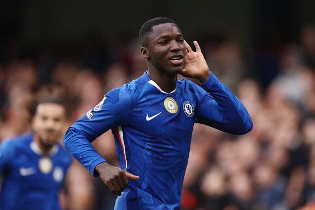Chelsea gegen Liverpool 04. Oktober 2025, London Premier League Fußball Chelsea gegen Liverpool Moises Caicedo von Chelsea jubelt nach seinem 1. Tor Foto Jacques Feeney Abseits London UK  Copyright: xJacquesxFeeneyx xOffsidexOffside