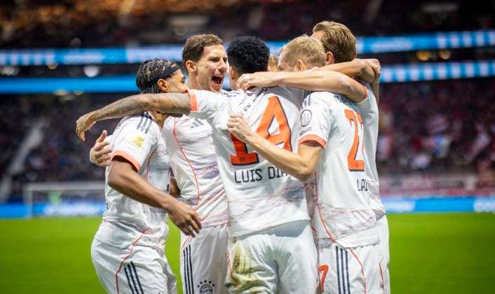 Frankfurt, Germany 04th Oct 2025 Goal celebration Serge Gnabry FCB Leon Goretzka FCB Luis Diaz FCB Konrad Laimer FCB Eintracht Frankfurt FC Bayern München 04 10 2025