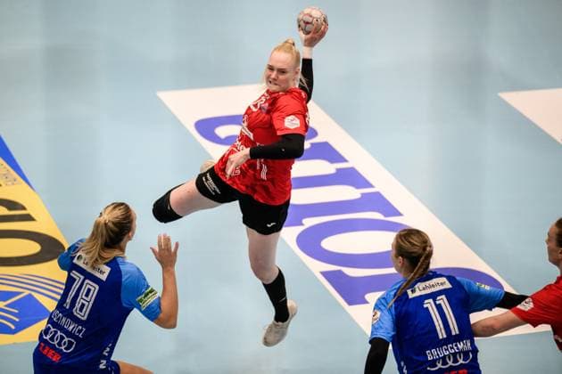 Johanna, Reichert Rueckraum, Thueringer HC, 29 , Paulina, Uscinowicz RL, Sport Union Neckarsulm, 78 , Annefleur, Bruggeman RR, Sport Union Neckarsulm, 11 GER, Thuringia, Thueringer HC vs Sport Union Neckarsulm, Alsco Handball Bundesliga Frauen, 1 Handball Bundesliga Women, Handball, Matchday 4, Season 2025 2026, 04 10 2025 GER, Thuringia, Thueringer HC vs Sport Union Neckarsulm, Alsco Handball Bundesliga Women, 1 Handball Bundesliga Women, Handball, Matchday 4, Season 2025 2026, 04 10 2025 Bad Langensalza Copyright: xEibner-Pressefoto MartinxHerbstx EP_MHT