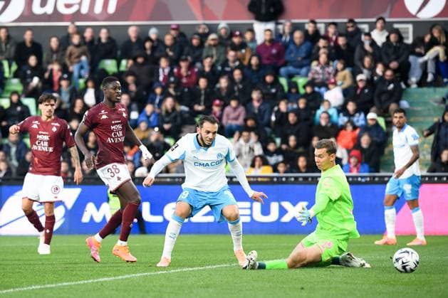 FC Metz v Olympique de Marseille - Ligue 1 McDonald s 2025 2026 38 Sadibou SANE (fcm) - 09 Amine GOUIRI (om) during the Ligue 1 McDonald s match between Metz and Marseille at Stade Saint-Symphorien on October 4, 2025 in Metz, France. Metz France  Copyright: xFEPx 776348156