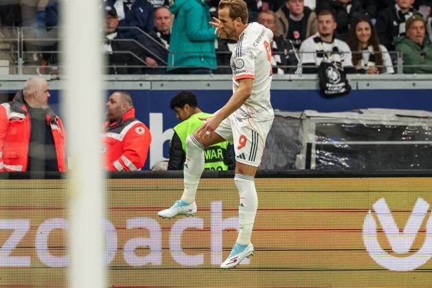 Harry Kane 9 FC Bayern Muenchen jubilates over the 0 2, Eintracht Frankfurt vs FC Bayern Muenchen, DFL, Bundesliga, Saison 2025 2026, Deutsche Bank Park, Hinrunde, 6 Spieltag, 04 10 2025 DFB regulations prohibit any use of photographs as image sequences and or quasi video Frankfurt Hessen Germany Copyright: xkolbert-press MartinxAgüerax