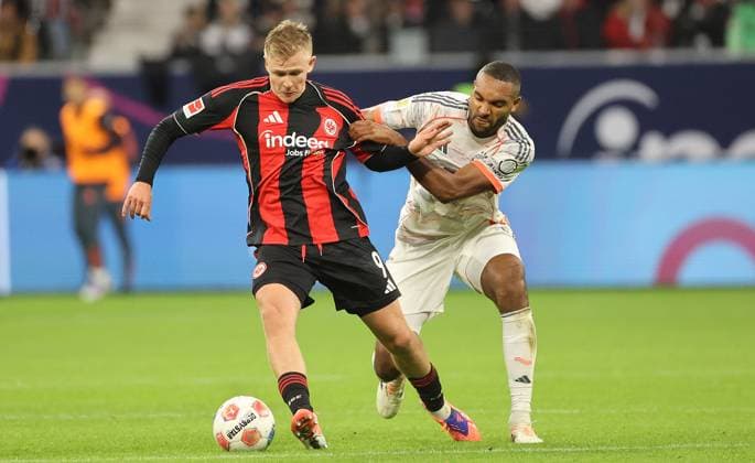 Burkardt - Tah , Eintracht Frankfurt-Bayern München , Bundesliga , Fußball , in den Deutsche Bank Park Stadion, in Frankfurt am Main , Hessen , Deutschland. Oktober 04, 2025 . Photo by: Davide Elias IPA Photo Pressefoto DENL Copyright: xDavidexEliasx