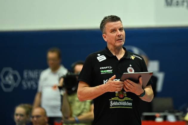 Alexander Waibl Head Coach Dresdner SC Dresdner SC vs SSC Palmberg Schwerin, WT Energiesysteme Supercup, Volleyball Bundesliga Women, Season 2025 2026, 04 10 2025 Dresdner SC vs SSC Palmberg Schwerin, WT Energiesysteme Supercup, Volleyball Bundesliga Women, Season 2025 2026, 04 10 2025 Dresden Copyright: xEibner-Pressefoto xHoepnerx EP_PHR