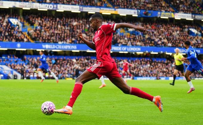 Alexander Isak of Liverpool Chelsea v Liverpool, Premier League, Football, Stamford Bridge, London, UK - 04 Oct 2025London Stamford Bridge United Kingdom EDITORIAL USE ONLY No use with unauthorised audio, video, data, fixture lists, club league logos or live services. Online in-match use limited to 120 images, no video emulation. No use in betting, games or single club league player publications. Copyright: xJavierxGarcia Shutterstockx 15515828z