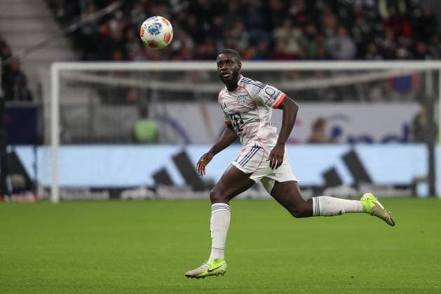 Action on the ball Dayot Upamecano FC Bayern Muenchen, 02 , GER, Eintracht Frankfurt vs 1 FC Bayern Muenchen, 1 Bundesliga, Matchday 6, 2025 2026, 04 10 2025, DFL REGULATIONS PROHIBIT ANY USE OF PHOTOGRAPHS AS IMAGE SEQUENCES AND OR QUASI VIDEO, GER, Eintracht Frankfurt vs 1 FC Bayern Muenchen, 1 Bundesliga, Matchday 6, 2025 2026, 04 10 2025 Frankfurt Copyright: xEibner-Pressefoto JanxPrihodax EP_JPA
