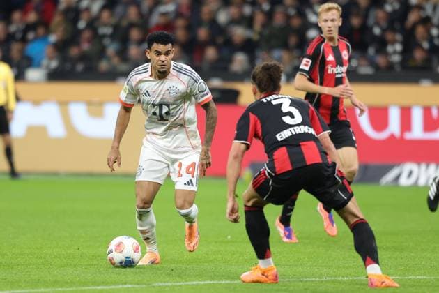 Eintracht Frankfurt FC Bayern Munich, 1 FBL Luis Diaz Bayern Munich, 14 vs Arthur Theate Eintracht Frankfurt, 3 Bundesliga match between Eintracht Frankfurt and FC Bayern Munich on October 4, 2025 at Deutsche Bank Park in Frankfurt am Main , Frankfurt am Main Hessen Germany Deutsche Bank Park
