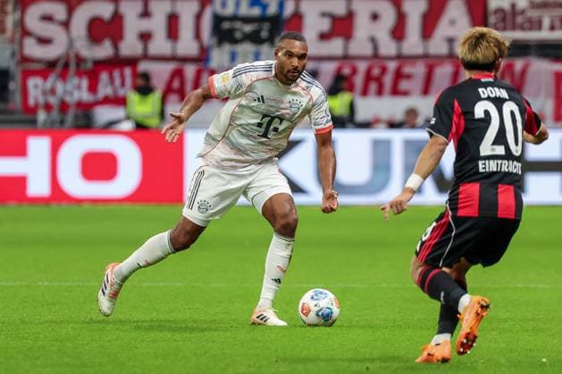 Jonathan Tah 4 FC Bayern Muenchen in duel with Ritsu Doan 20 Eintracht Frankfurt , Eintracht Frankfurt vs FC Bayern Muenchen, DFL, Bundesliga, Saison 2025 2026, Deutsche Bank Park, Hinrunde, 6 Spieltag, 04 10 2025 DFB regulations prohibit any use of photographs as image sequences and or quasi video Frankfurt Hessen Germany Copyright: xkolbert-press MartinxAgüerax