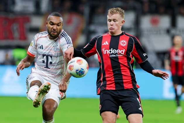 Jonathan Tah (FC Bayern Muenchen) und Jonathan Burkardt (Eintracht Frankfurt) kaempfen um den Ball, Bundesliga, Eintracht Frankfurt v FC Bayern München, Deutsche Bank Park am 04. October 2025 in Frankfurt am Main, Deutschland. (Foto von Marco Steinbrenner DeFodi Images) Jonathan Tah (FC Bayern Muenchen) und Jonathan Burkardt (Eintracht Frankfurt) battle for the ball, Bundesliga, Eintracht Frankfurt v FC Bayern München, Deutsche Bank Park, October 4, 2025 in Frankfurt am Main, Germany. (Photo by Marco Steinbrenner DeFodi Images) DFL regulations prohibit any use of photographs as image sequences and or quasi-video. Jonathan Tah FC Bayern Muenchen and Jonathan Burkardt Eintracht Frankfurt battle for the ball, Bundesliga, Eintracht Frankfurt v FC Bayern München, Deutsche Bank Park, October 04, 2025 in Frankfurt am Main, Germany Photo by Marco Steinbrenner DeFodi Images Jonathan Tah FC Bayern Muenchen and Jonathan Burkardt Eintracht Frankfurt battle for the ball, Bundesliga, Eintracht Frankfurt v FC Bayern München, Deutsche Bank Park, October 4, 2025 in Frankfurt am Main, Germany Photo by Marco Steinbrenner DeFodi Images DFL regulations prohibit any use of photographs as image sequences and or quasi video