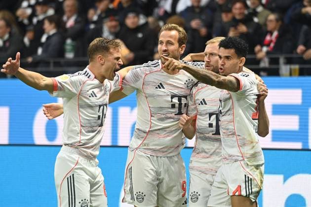 Goal celebration from left Joshua KIMMICH Bayern Muenchen Harry KANE Bayern Muenchen ,Konrad LAIMER Bayern Muenchen ,Goalscorer Luis DIAZ Bayern Muenchen after goal to 0 1, Cheering,Joy,Enthusiasm,Action, Soccer 1 Bundesliga Season 2025 2026, 6 Matchday, Matchday06 Eintracht Frankfurt FC Bayern Muenchen on 04 10 2025 DEUTSCHE BANK PARK